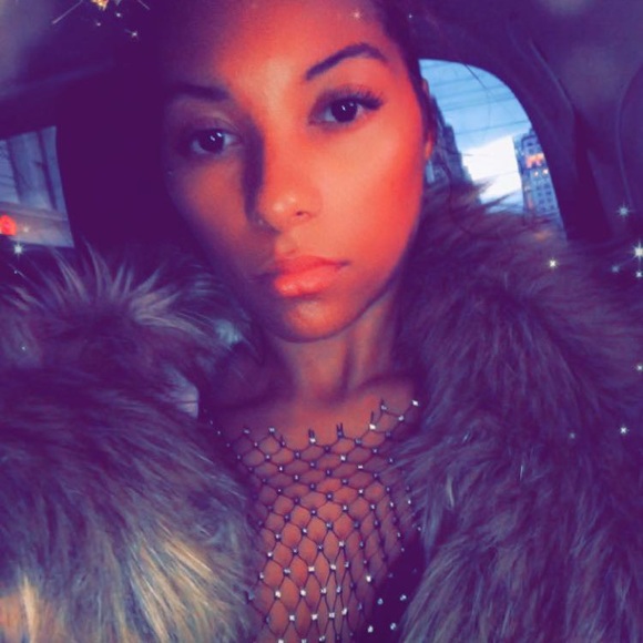 Meet your Posher, Kaylan - Picture 2 of 4